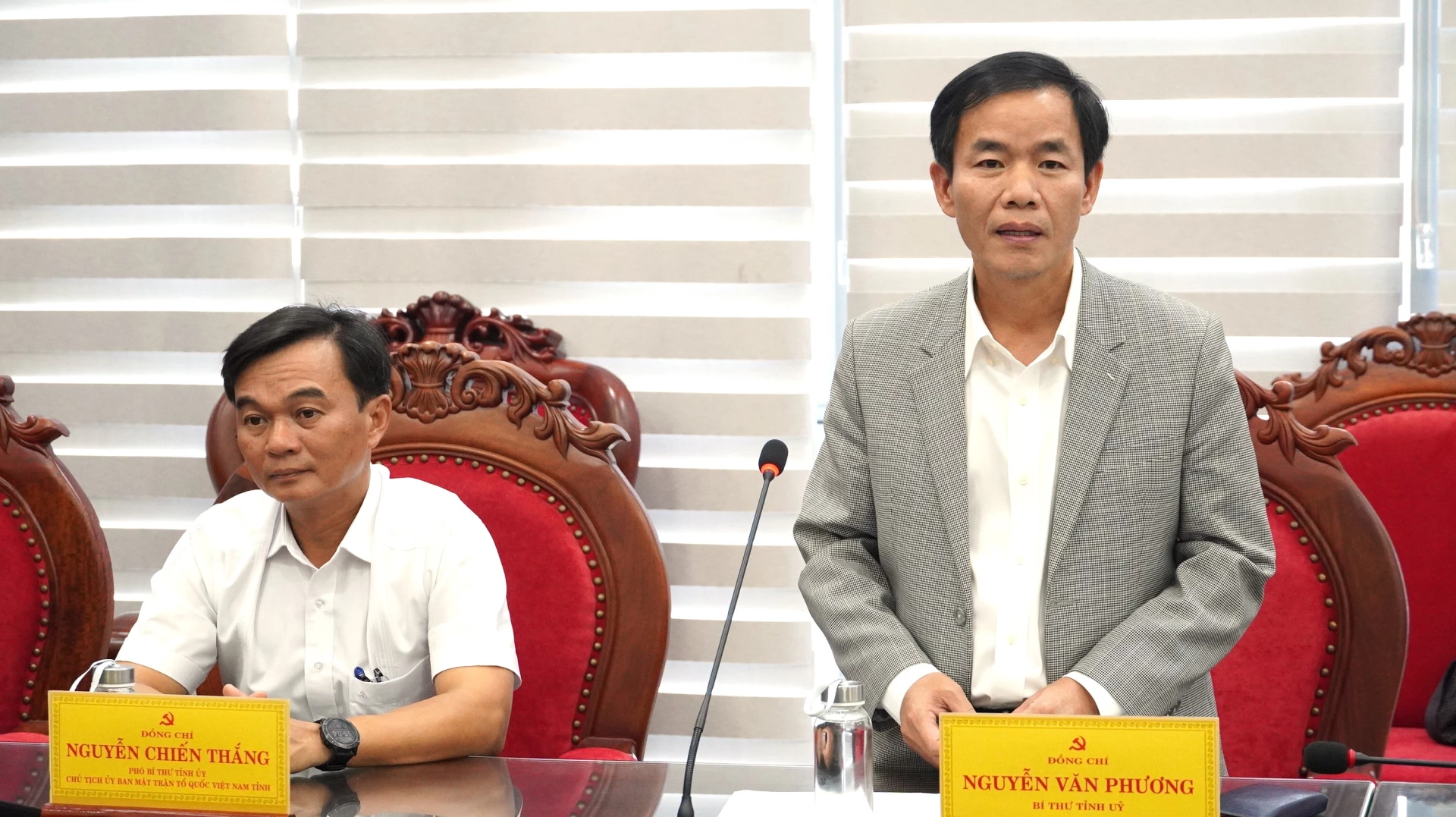 Đồng chí Nguyễn Văn Phương, Bí thư Tỉnh ủy cám ơn tình cảm quý báu của Petrovietnam - Ảnh: QV