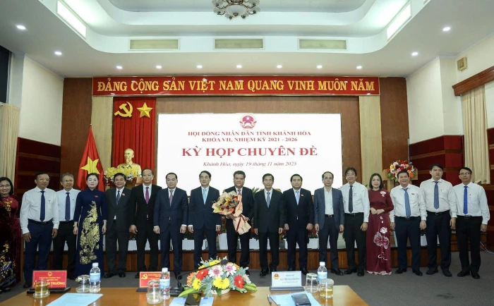 Đồng chí Trần Phong được bầu giữ chức Chủ tịch UBND tỉnh Khánh Hòa