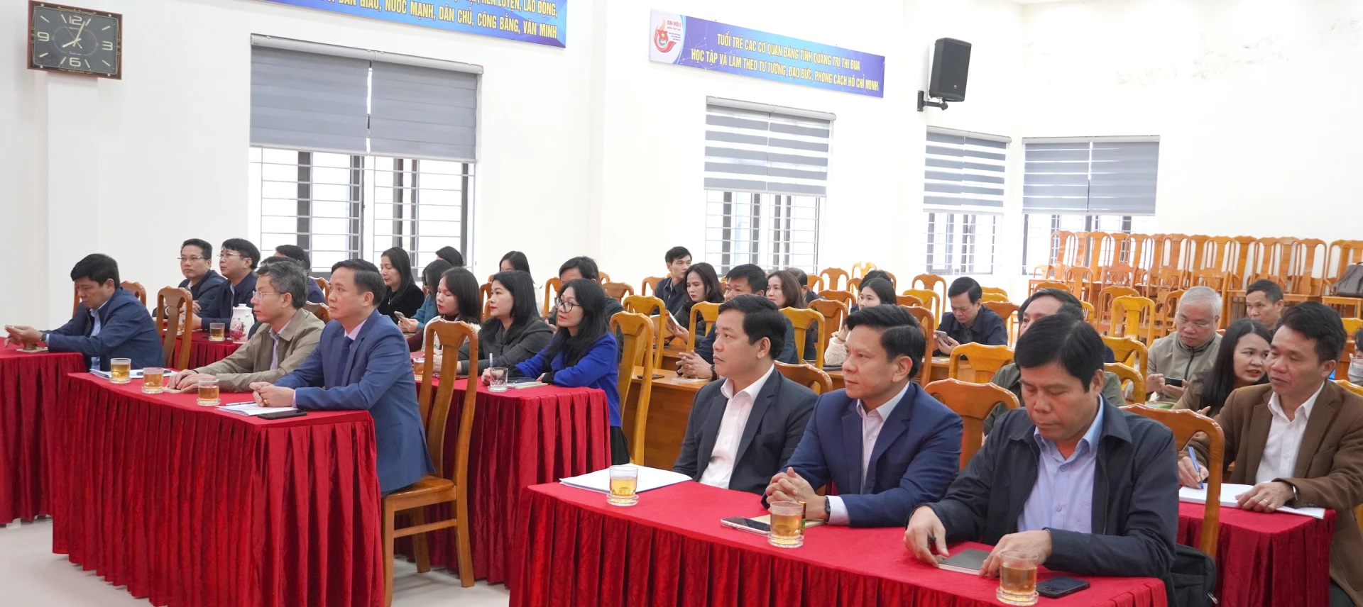 Các đại biểu dự hội nghị - Ảnh: H.Tr