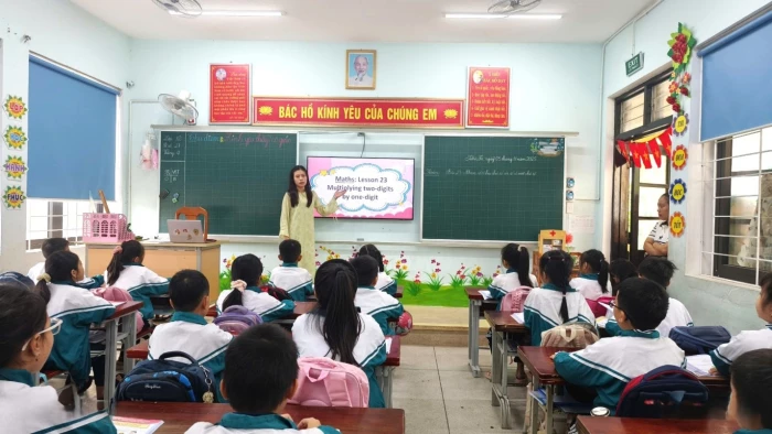 Tạo niềm say mê học tập từ mô hình “Dạy học Toán bằng tiếng Anh”