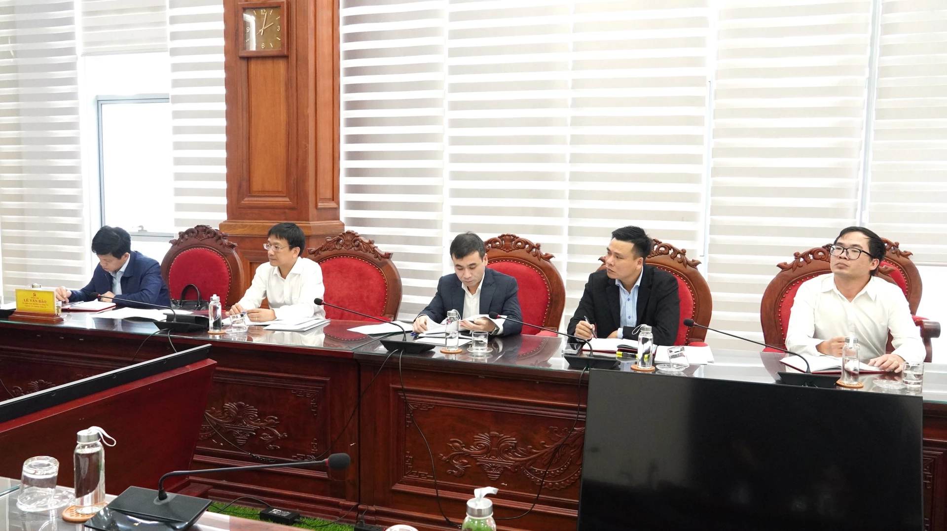 Đại biểu tham dự buổi làm việc - Ảnh: QV