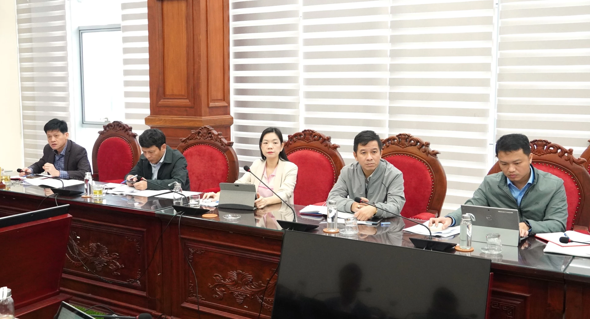 Đại biểu tham dự buổi làm việc - Ảnh: QV