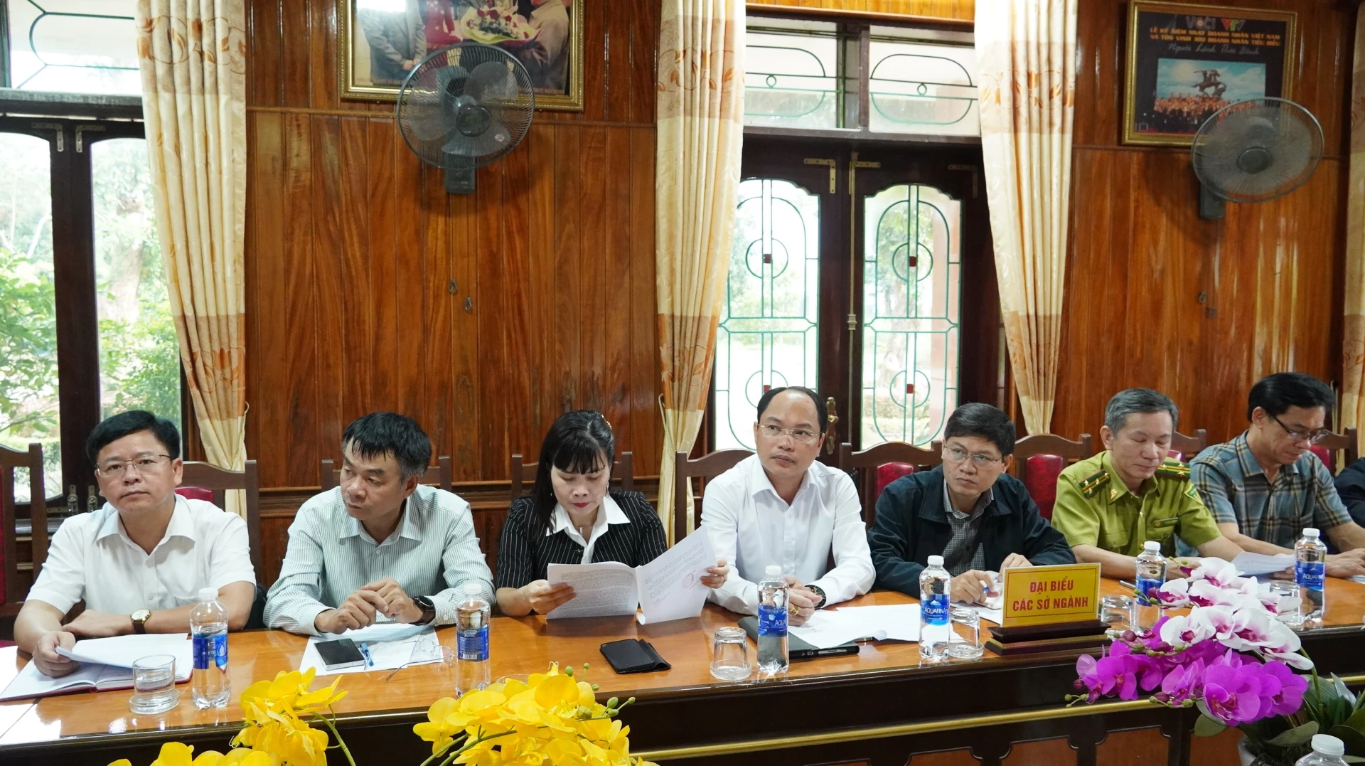 Đại biểu tham dự buổi làm việc - Ảnh: QV