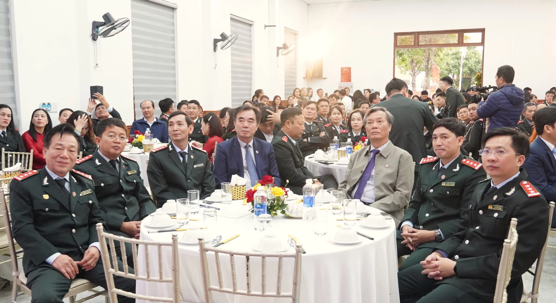 Đại biểu tham dự tọa đàm - Ảnh: QV