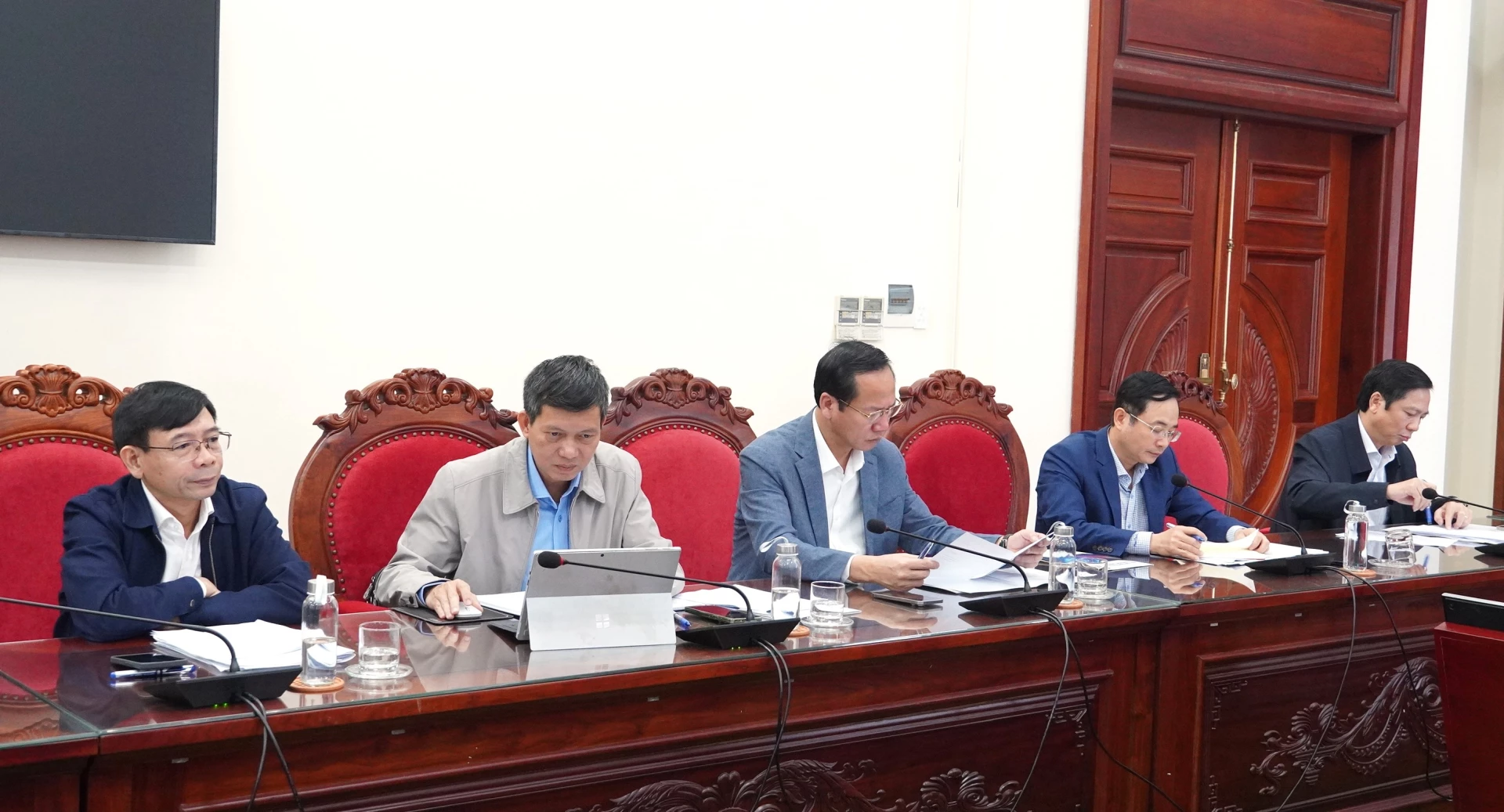 Đại biểu tham dự buổi làm việc - Ảnh: QV