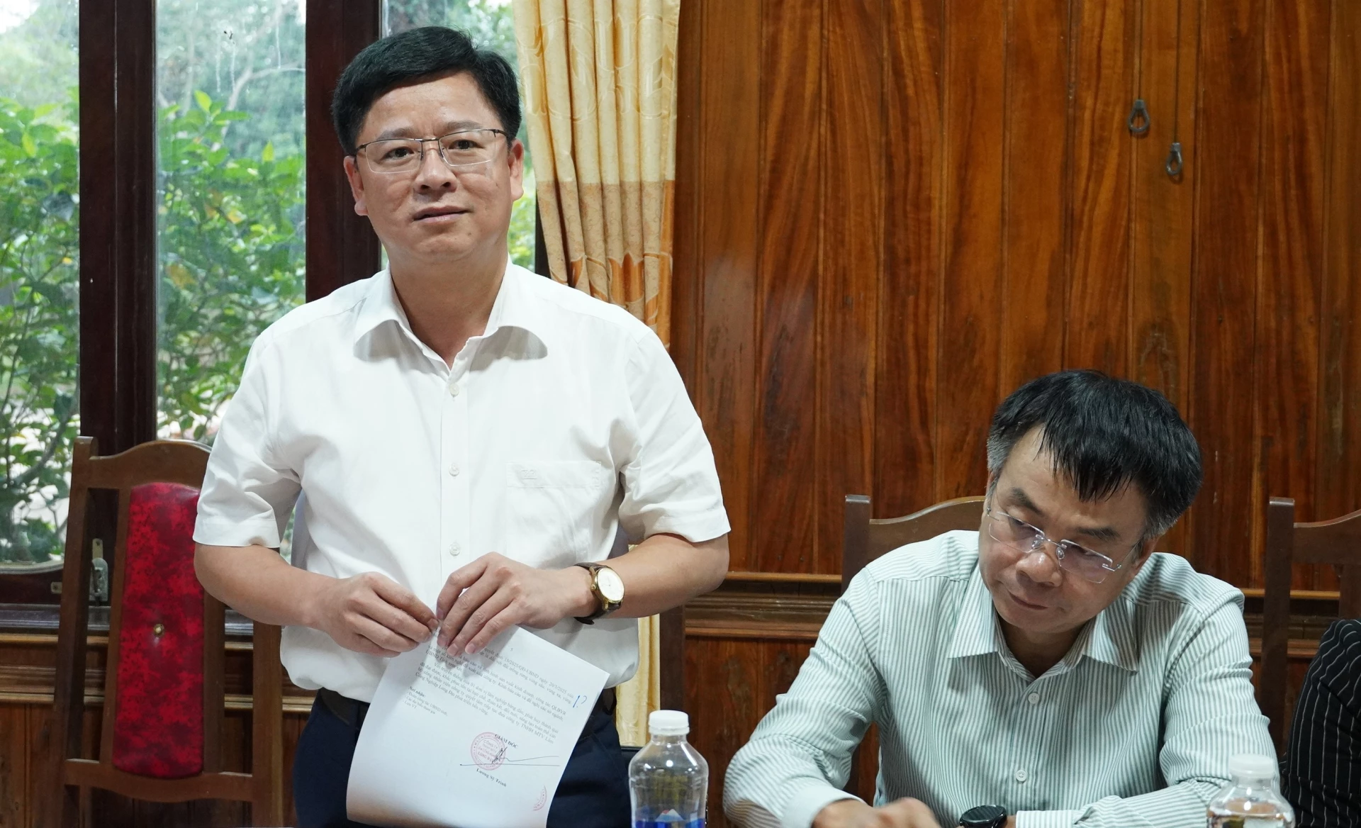 Lãnh đạo Đảng ủy UBND tỉnh phát biểu tại buổi làm việc - Ảnh: QV