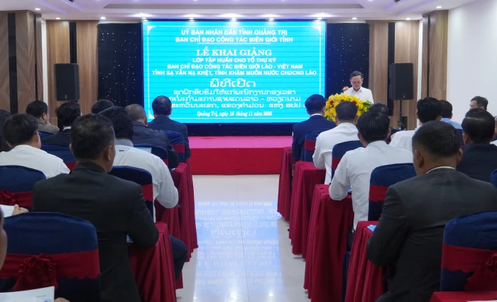 Tập huấn cho Tổ thư ký Ban Chỉ đạo công tác Biên giới tỉnh Sạ-vẳn-nạ-khệt và Khăm Muồn