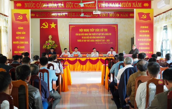 Đại biểu HĐND tỉnh tiếp xúc cử tri tại xã Sen Ngư