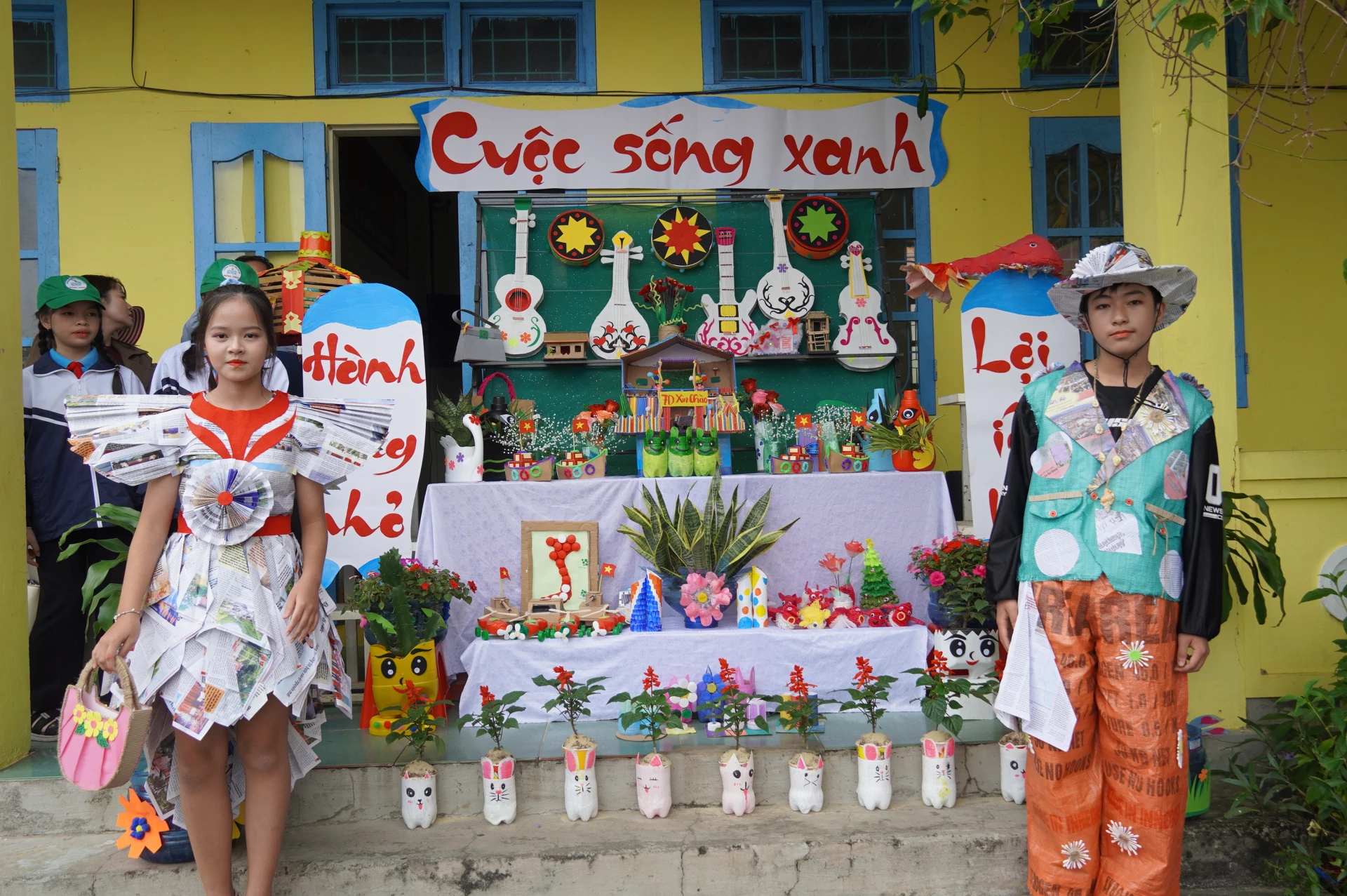 Góc truyền thông đầy ấn tượng do học sinh thể hiện