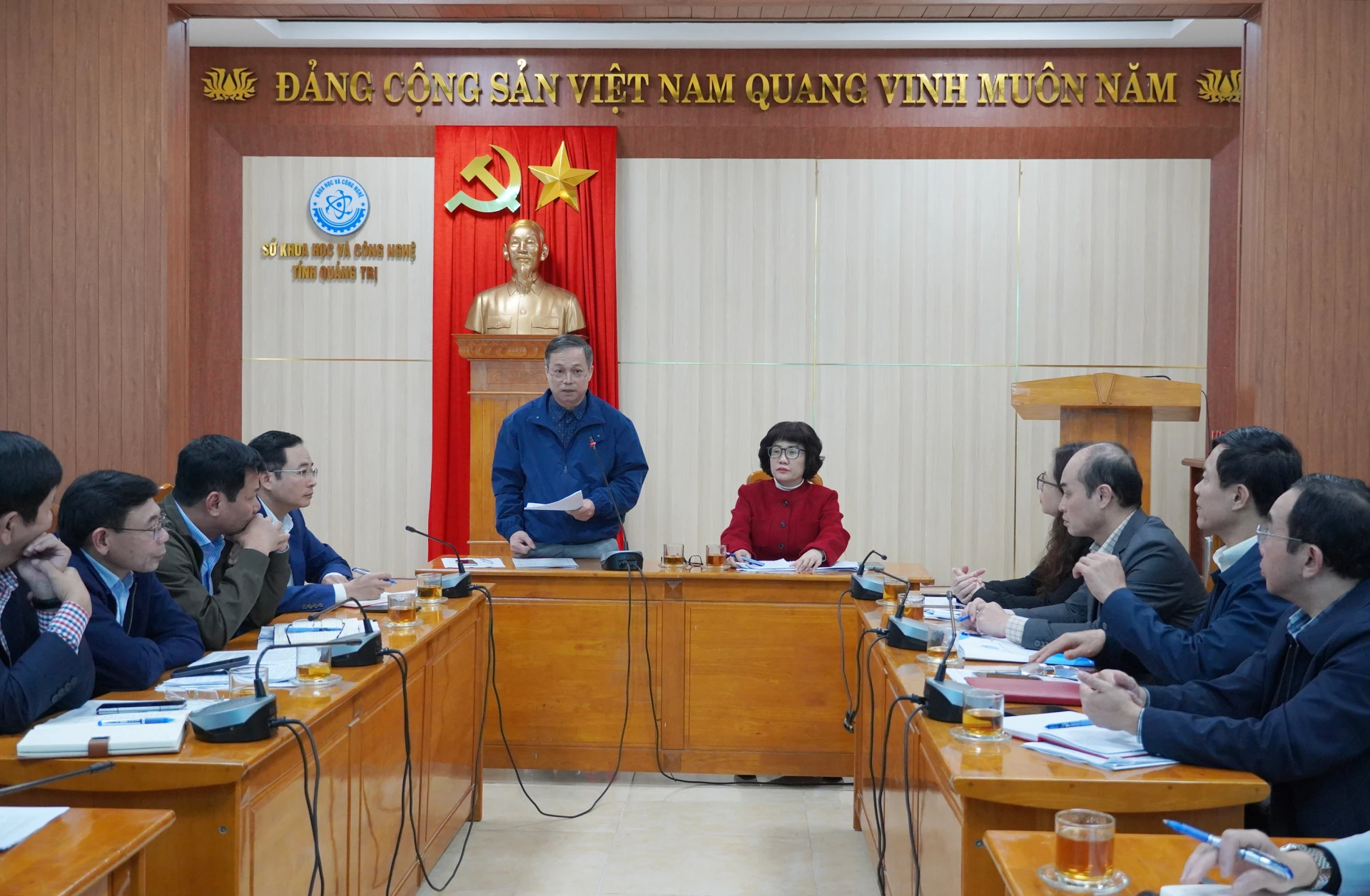 Phó Chủ tịch HĐND tỉnh Nguyễn Trần Huy phát biểu tại buổi làm việc. Ảnh: X.P