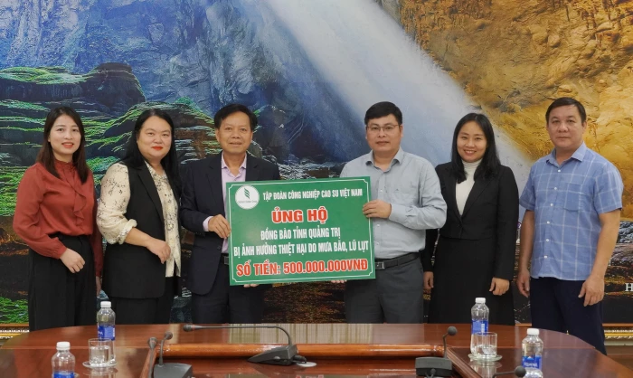 Tập đoàn Công nghiệp Cao su Việt Nam hỗ trợ tỉnh Quảng Trị khắc phục hậu quả thiên tai