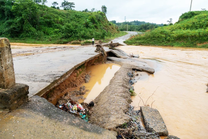 Về việc cải tạo, nâng cấp tuyến đường ĐH.86 đoạn qua xã Tân Liên: Doanh nghiệp “tháo chạy”, người dân khốn khổ!
