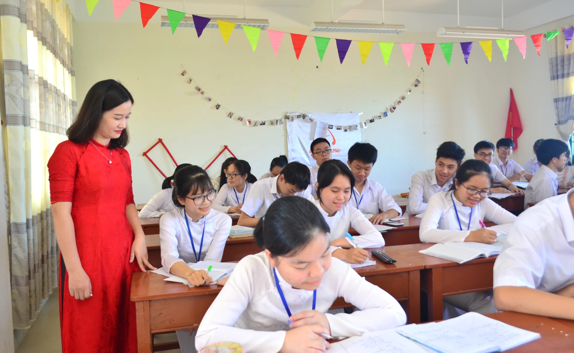 Một tiết học tại Trường THPT chuyên Lê Quý Đôn - Ảnh: T.T