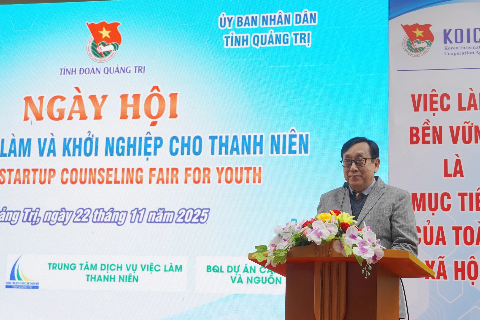 Đại diện văn phòng PMC phát biểu tại ngày hội-Ảnh: L.M
