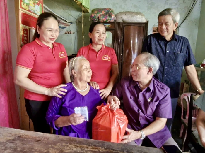 'Điểm tựa' cho người cao tuổi