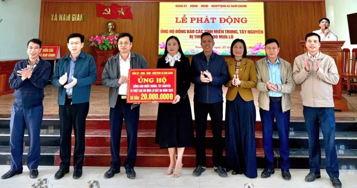 Xã Nam Gianh: Phát động ủng hộ đồng bào miền Trung, Tây Nguyên khắc phục hậu quả mưa lũ