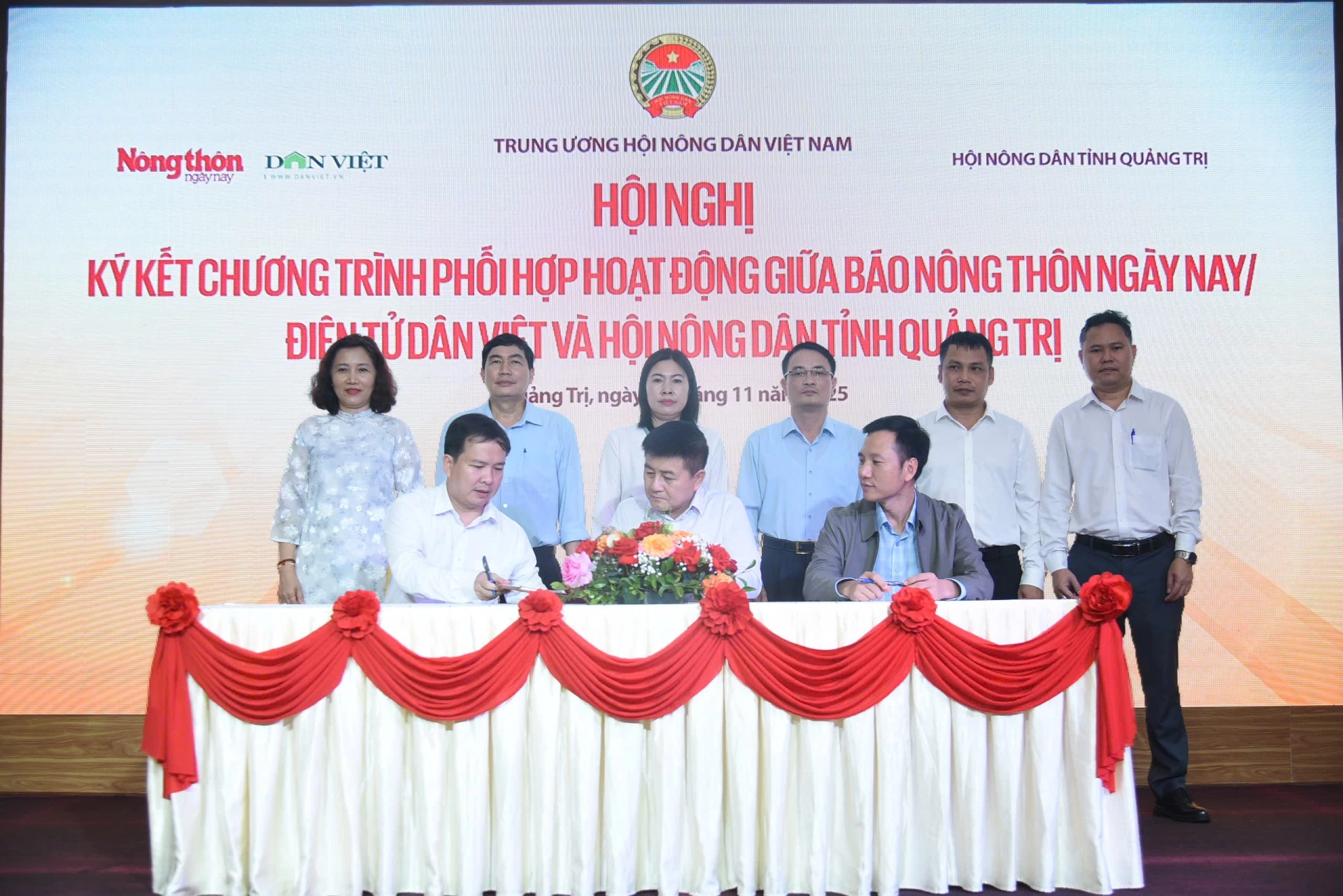 Ký kết biên bản ghi nhớ hợp tác truyền thông