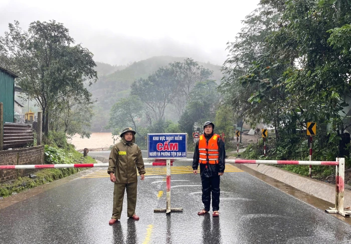 Quảng Trị: Nhiều điểm bị ngập, chia cắt do mưa lớn