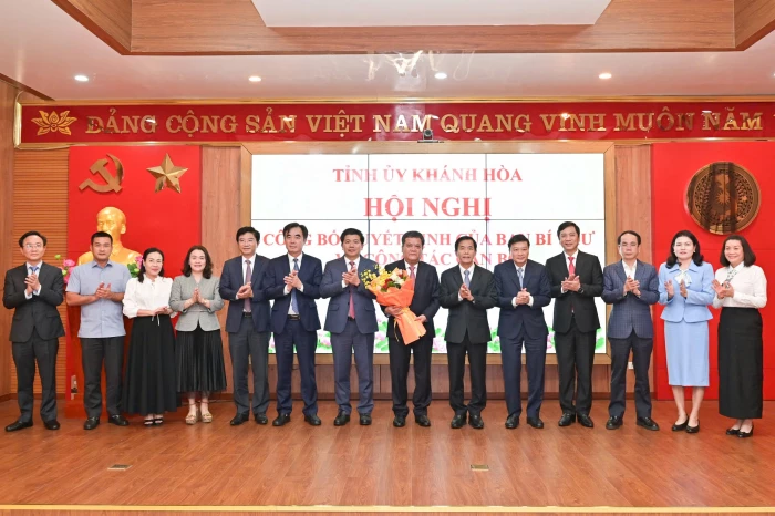 Ban Bí thư điều động, chỉ định đồng chí Trần Phong giữ chức Phó Bí thư Tỉnh ủy Khánh Hòa