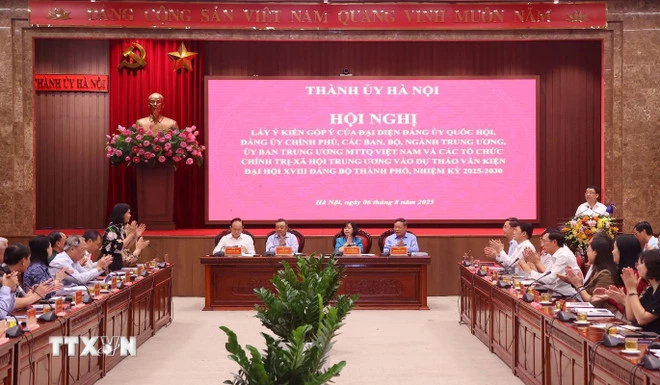 Hội nghị lấy ý kiến góp ý vào dự thảo Văn kiện Đại hội lần thứ XVIII Đảng bộ thành phố Hà Nội, nhiệm kỳ 2025-2030. (Ảnh: Văn Điệp/TTXVN)