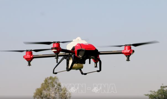 Cục Viễn thám quốc gia (Bộ Nông nghiệp và Môi trường) đã triển khai thiết bị bay không người lái (drone) giám sát tại một số vùng có nguy cơ đốt rơm rạ. (Ảnh minh họa. Nguồn: TTXVN)