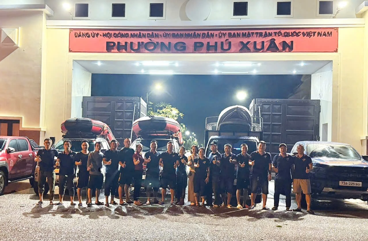 Đội PUN Pickup SUV Quảng Bình tham gia công tác cứu hộ trong trận lũ lịch sử tháng 11/2025 ở Huế - Ảnh: P.P