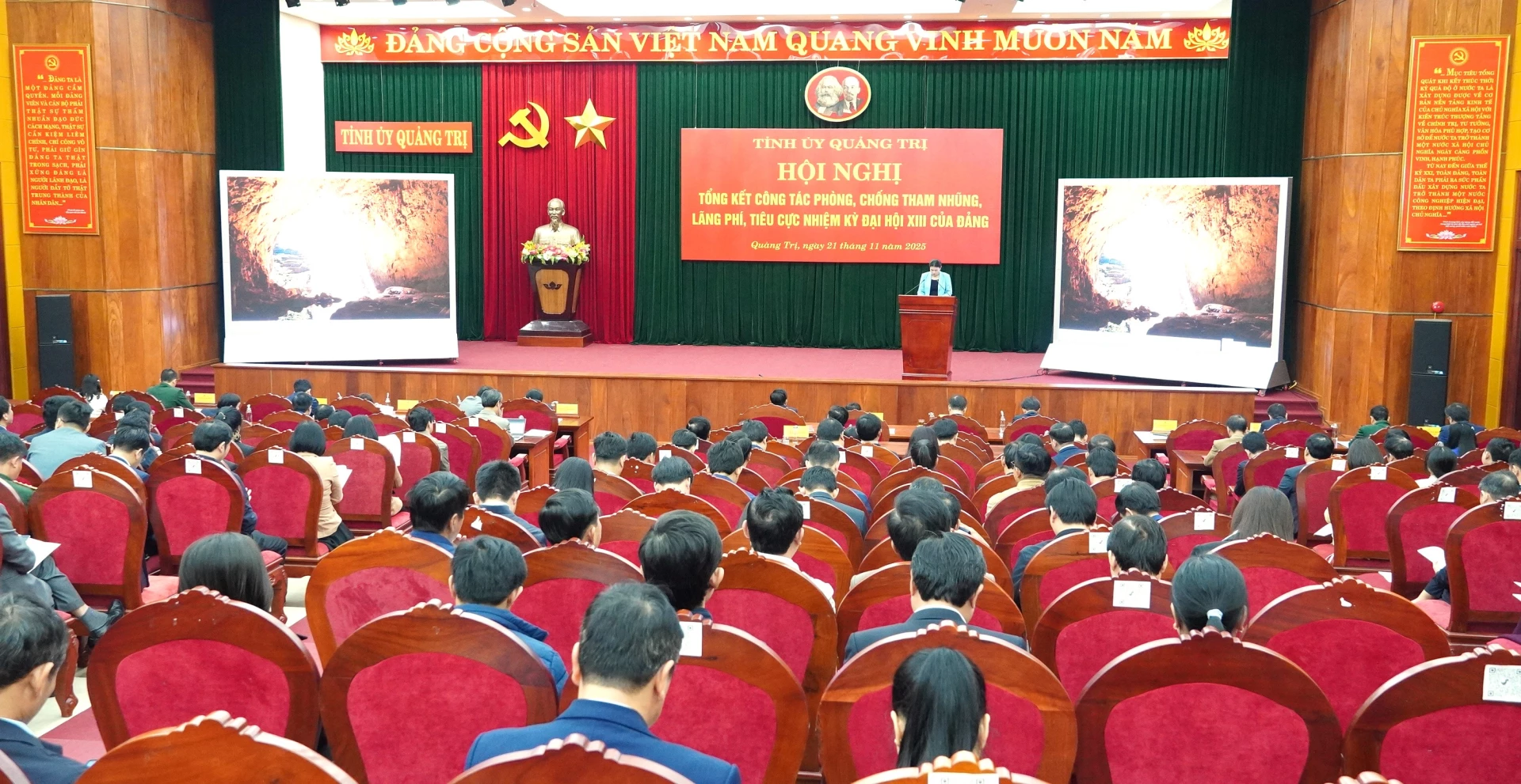 Quang cảnh hội nghị - Ảnh: QV