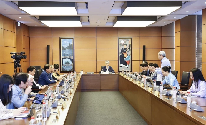 Ngày 12/11, Quốc hội tiếp tục thảo luận tại hội trường về các dự án luật