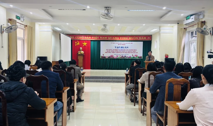 Nâng cao kỹ năng xử lý thủ tục hộ tịch, quốc tịch, nuôi con nuôi và chứng thực cho công chức cấp xã