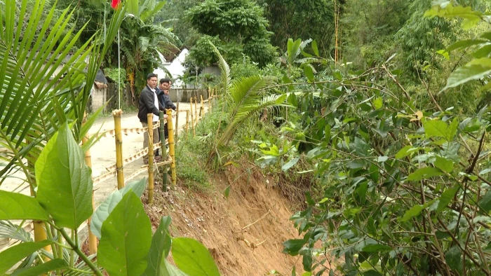 Sạt lở làm ảnh hưởng đến đời sống người dân xã Phong Nha