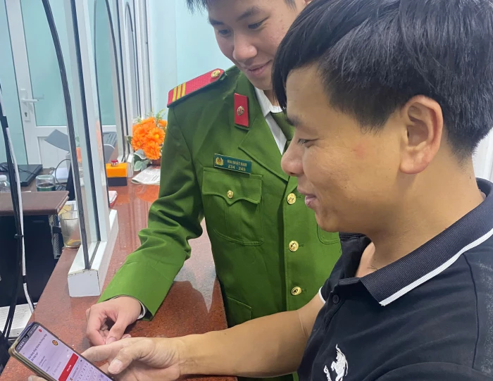 Khi công an livestream… “gỡ rối”