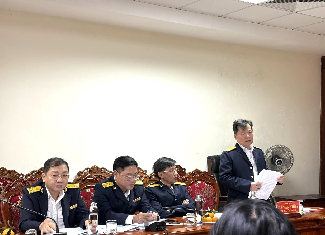 Lãnh đạo Thuế tỉnh Quảng Trị báo cáo tại buổi làm việc - Ảnh: H.L