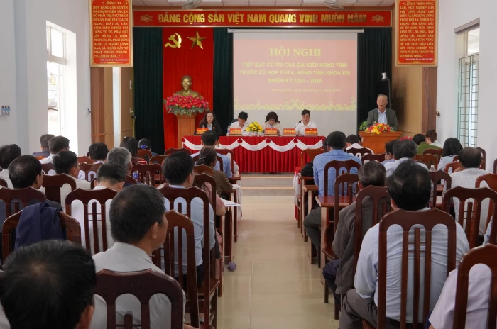 Đại biểu HĐND tỉnh tiếp xúc cử tri trước kỳ họp thứ 4