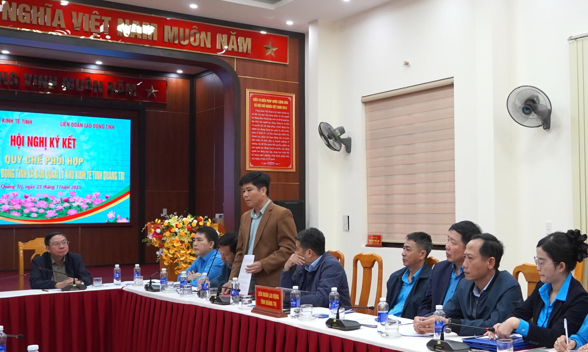 Các đại biểu tham gia ý kiến. Ảnh: H.Tr.