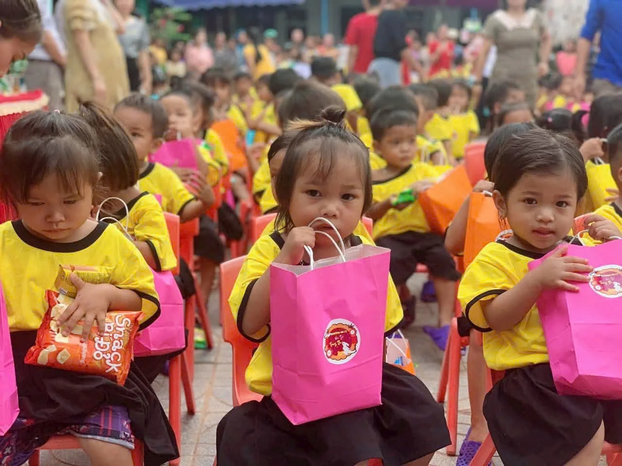 Hạnh phúc lớn nhất của các giáo viên Trường mầm non Xy là được nhìn học sinh vùng cao vui, khỏe, tự tin trong giao tiếp - Ảnh: N.V