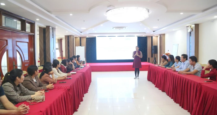 Tập huấn kỹ năng truyền thông về sức khỏe sinh sản và tình dục toàn diện