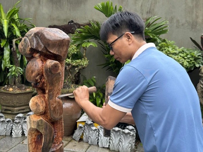 Người kể chuyện bằng gỗ