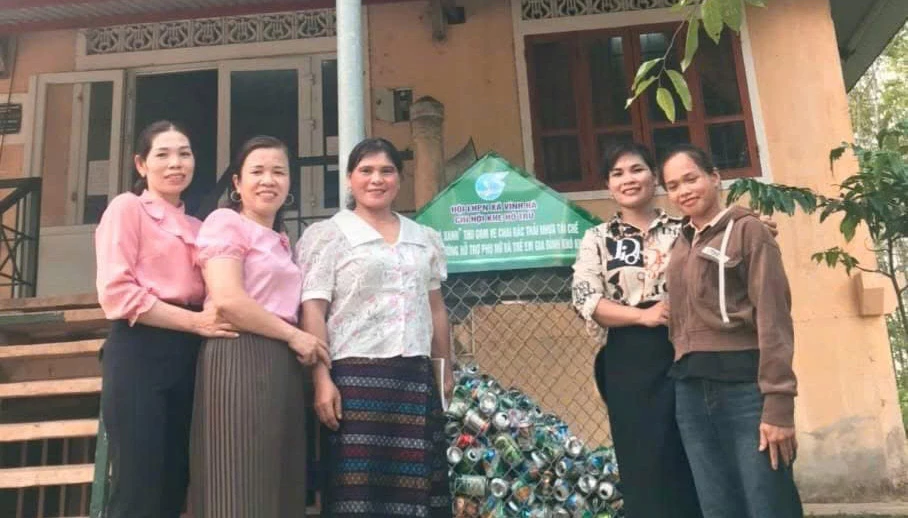 Mô hình Ngôi nhà xanh thể hiện tinh thần đoàn kết, yêu thương lẫn nhau trong hội viên phụ nữ         - Ảnh: T.L