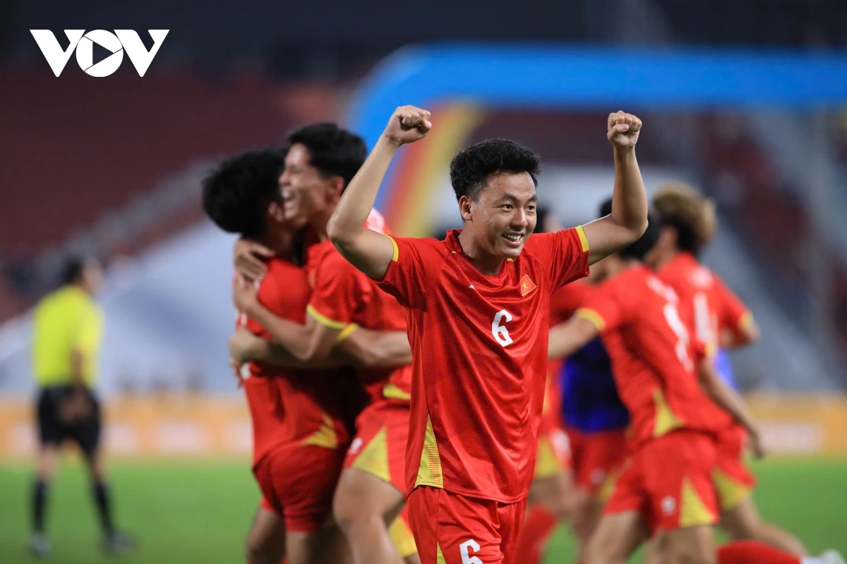 HLV Kim Sang Sik đã có những thay đổi chiến thuật hiệu quả.