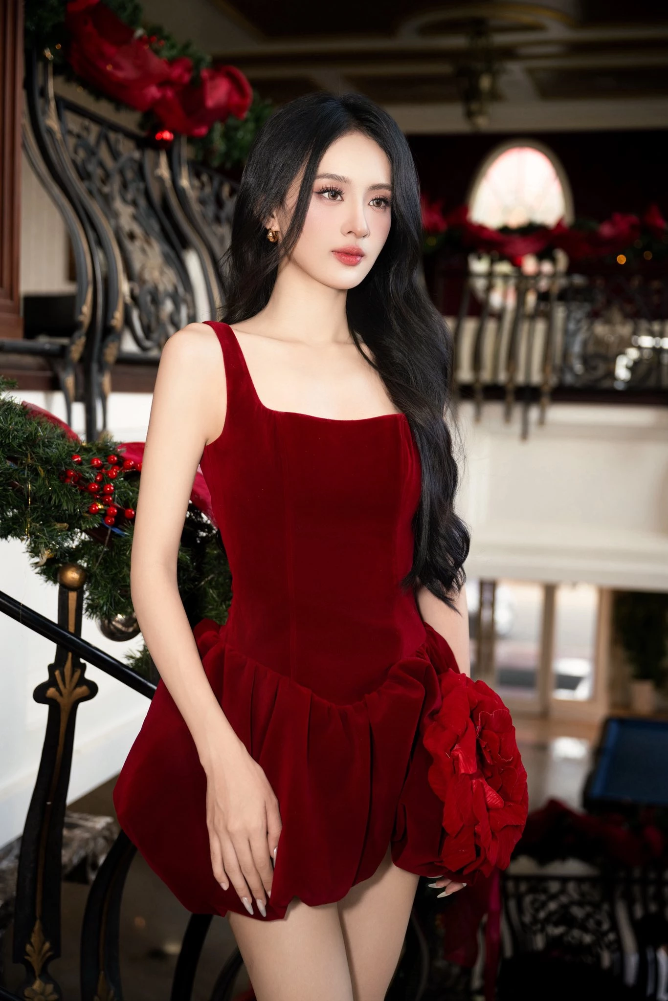 Trên fanpage chính thức của cuộc thi, hình ảnh Thảo Linh được đăng tải nhận nhiều bình luận của fan cho rằng nhan sắc của cô có nhiều nét giống Hoa hậu Ý Nhi vừa có nét dâu hào môn Hương Liên. Tuy nhiên, Thảo Linh không có phản hồi về những so sánh này.