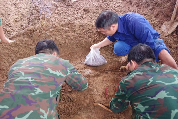 Quảng Trị quy tập 4 hài cốt liệt sĩ ngay trong vườn nhà người dân