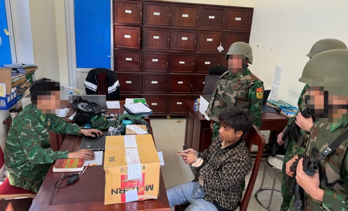 Bắt đối tượng vận chuyển 12.000 viên ma túy tổng hợp để lấy tiền công