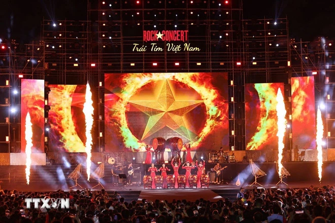 Tiết mục trong chương trình Rock Concert - Trái tim Việt Nam. (Ảnh: TTXVN phát)
