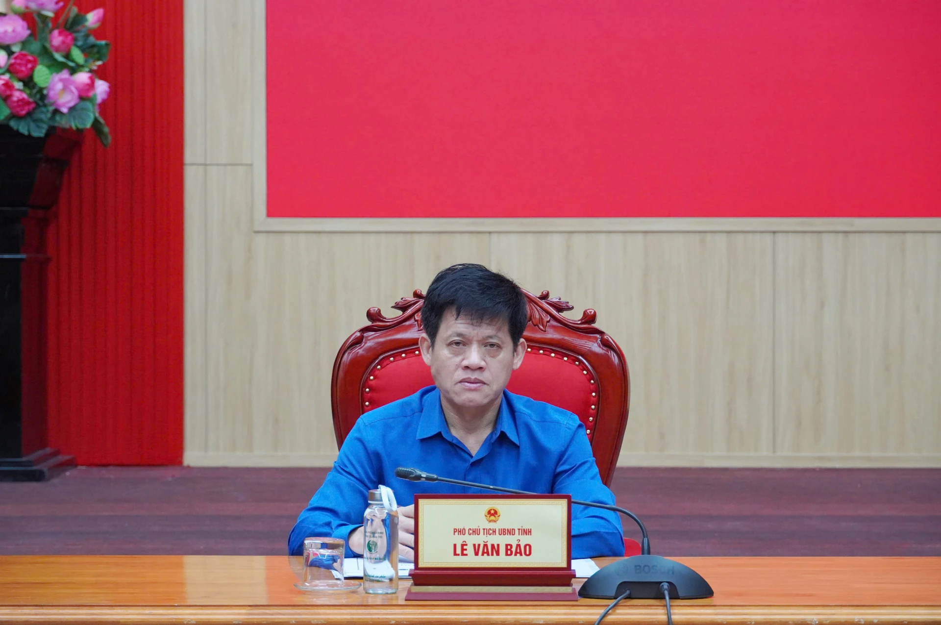 Đồng chí Lê Văn Bảo, Ủy viên Ban Thường vụ Tỉnh ủy, Phó Chủ tịch UBND tỉnh chủ trì hội nghị tại điểm cầu Quảng Trị - Ảnh: H.N