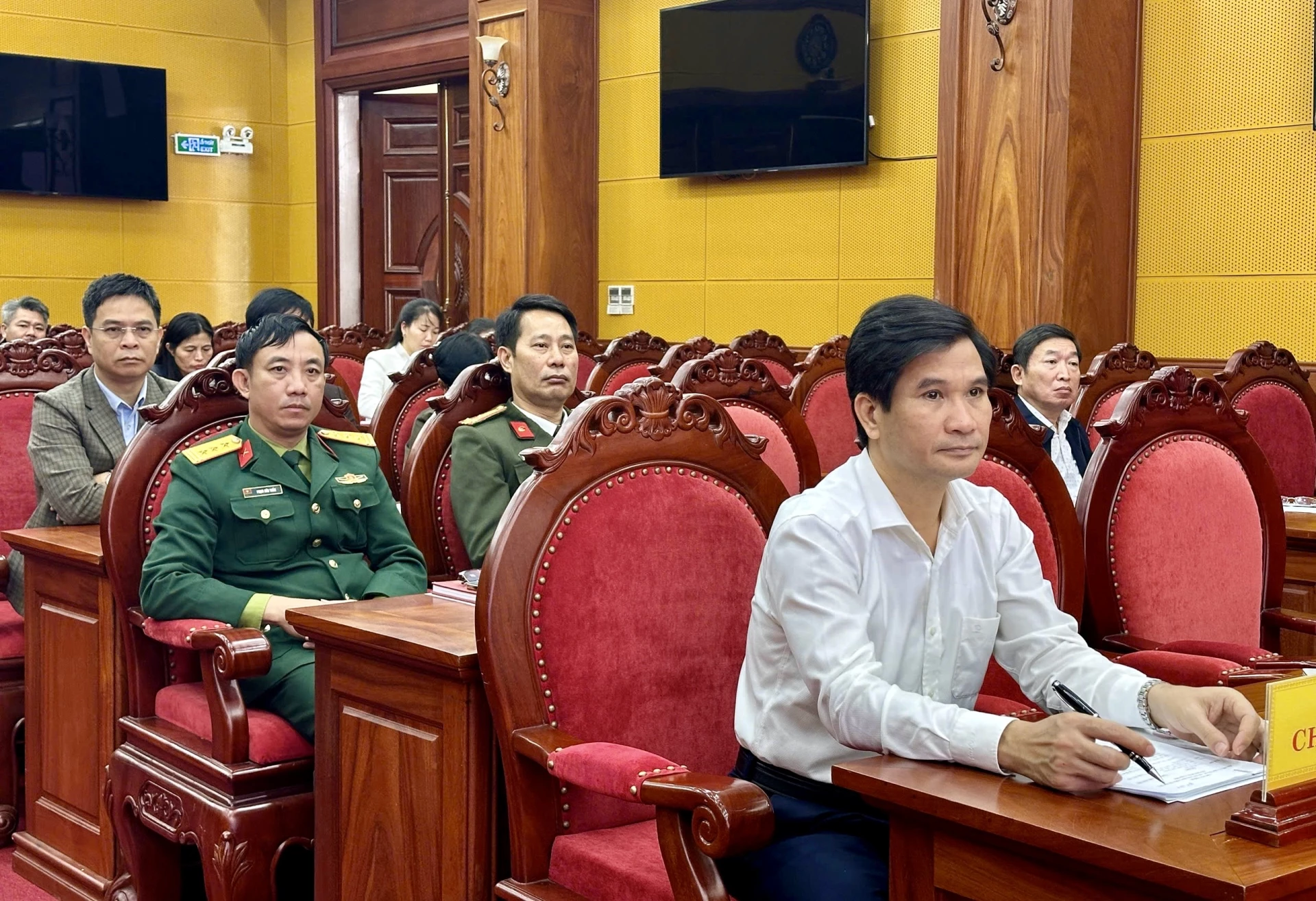 Đồng chí Đặng Đại Tình, Phó Trưởng Ban Tuyên giáo và Dân vận Tỉnh ủy dự hội nghị tại điểm cầu Quảng Trị - Ảnh: N.H