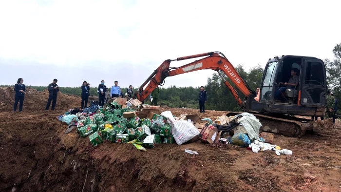 Tiêu hủy hơn 5.000 đơn vị sản phẩm là tang vật vi phạm hành chính bị tịch thu