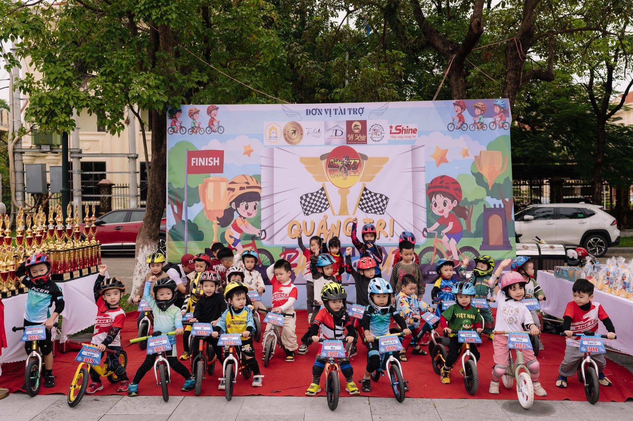 Các vận động viên nhí tại giải Quảng Trị Racing Cup -Ảnh: M.H