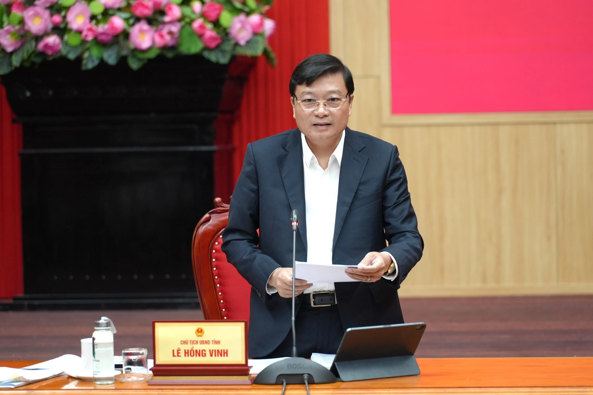 Đồng chí Lê Hồng Vinh, Chủ tịch UBND tỉnh Quảng Trị phát biểu tại hội nghị - Ảnh: Trung Đức