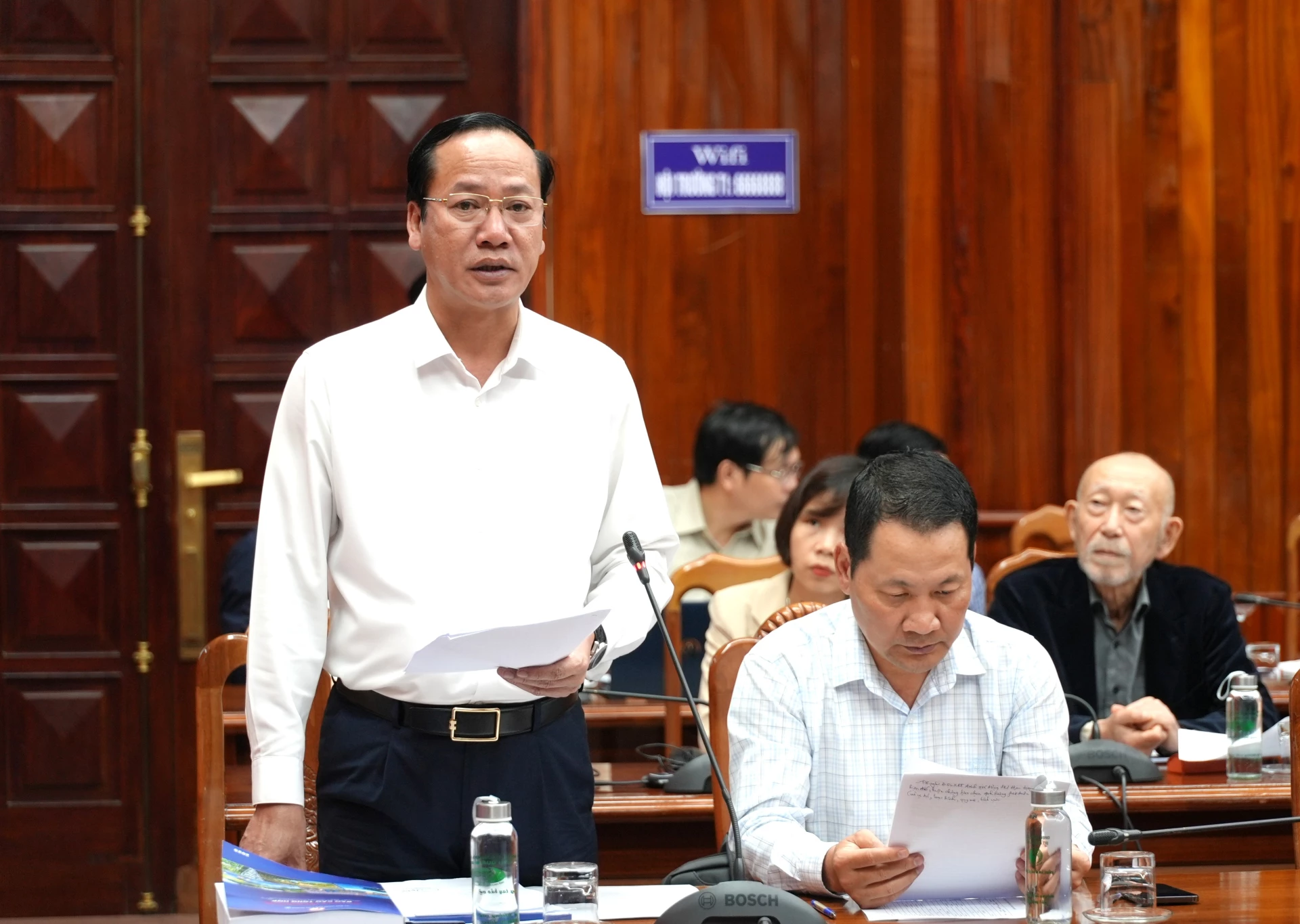 Lãnh đạo Sở Tài chính báo cáo tiến độ thực hiện hồ sơ điều chỉnh quy hoạch tỉnh Quảng Trị- Ảnh: Trung Đức