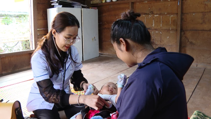 Những thầy thuốc của bản làng